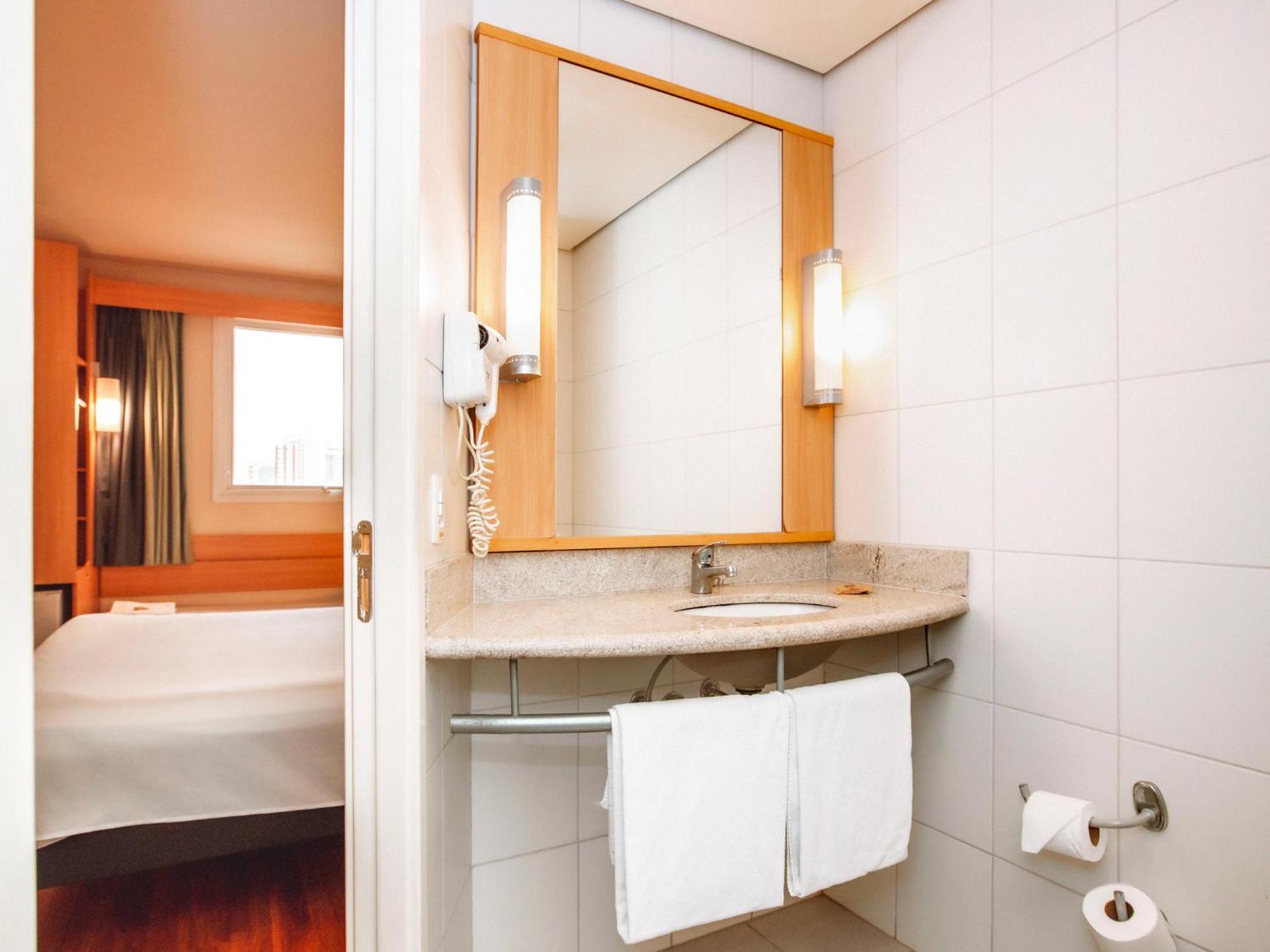 Отель Ibis Belo Horizonte Liberdade Экстерьер фото