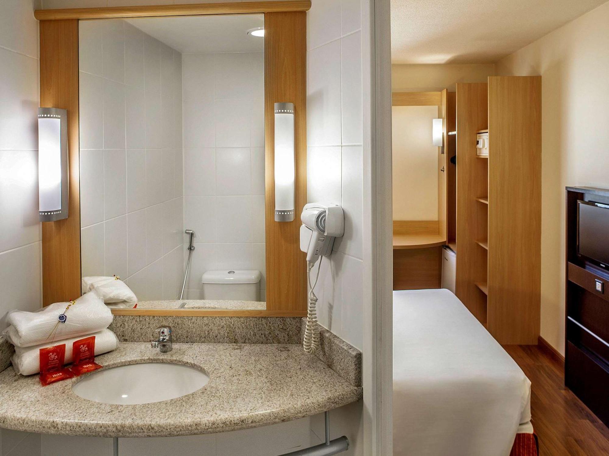 Отель Ibis Belo Horizonte Liberdade Экстерьер фото